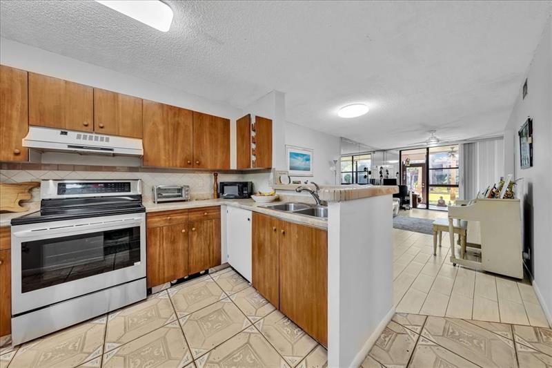 7737 NW 79th Avenue Tamarac FL 33321
