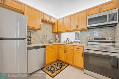 2856 S Garden Drive S Lake Worth FL 33461