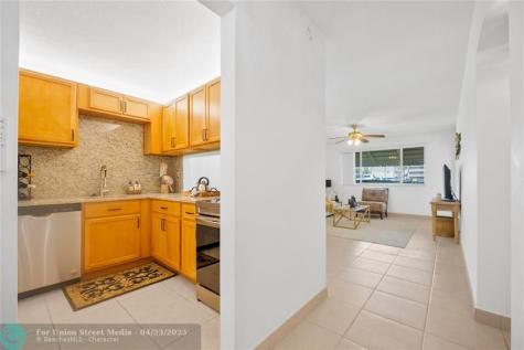 2856 S Garden Drive S Lake Worth FL 33461