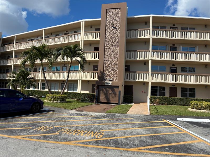 1024 Farnham O Deerfield Beach FL 33442