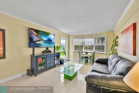 1536 SE 15th Court Deerfield Beach FL 33441