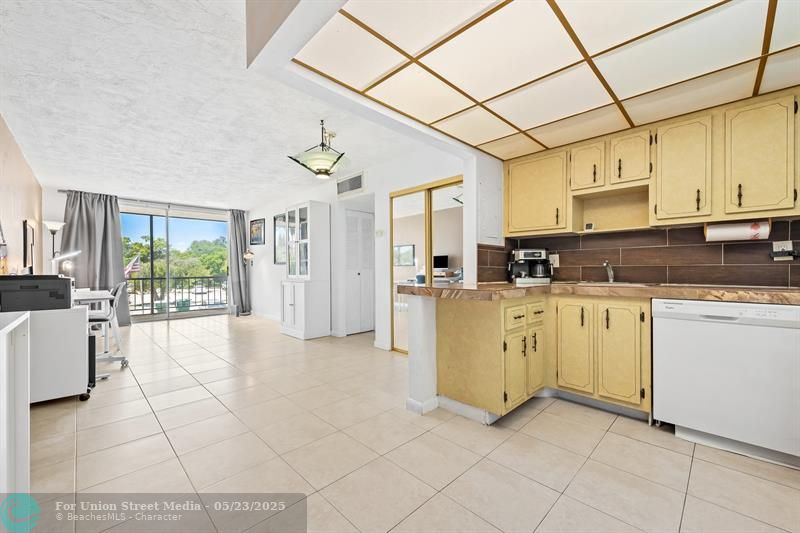 7100 NW 17th Street Plantation FL 33313