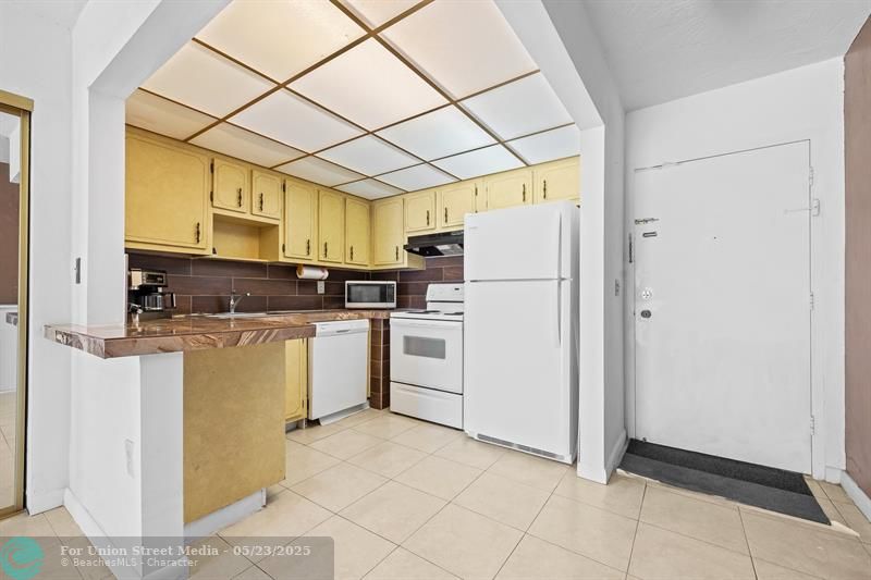 7100 NW 17th Street Plantation FL 33313