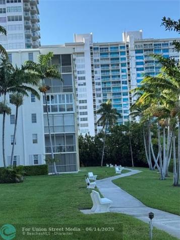 2859 Leonard Drive Aventura FL 33160