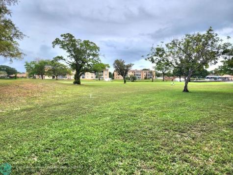 9521 Sunrise Lakes Boulevard Sunrise FL 33322