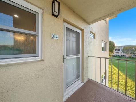 2515 NE 1st Court Boynton Beach FL 33435