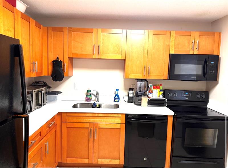 5515 Lakewood Circle Pompano Beach FL 33063