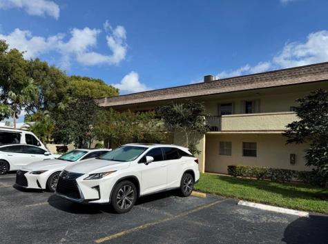5515 Lakewood Circle Pompano Beach FL 33063