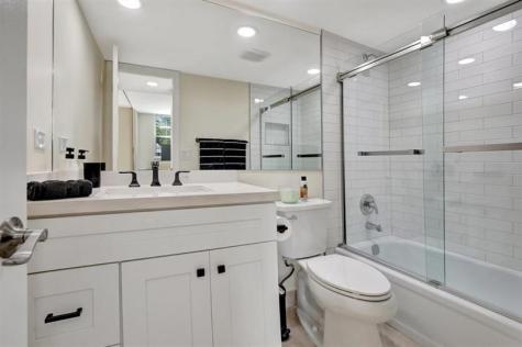9720 S Hollybrook Lake Drive Pembroke Pines FL 33025