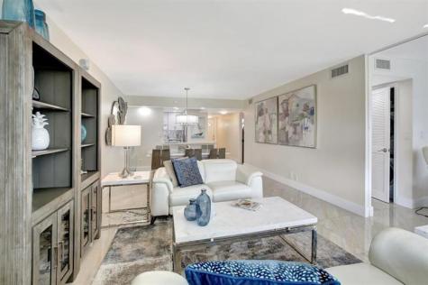 9720 S Hollybrook Lake Drive Pembroke Pines FL 33025