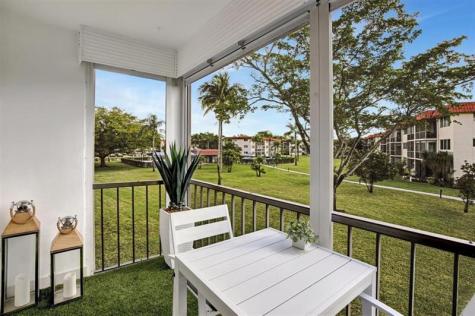 9720 S Hollybrook Lake Drive Pembroke Pines FL 33025