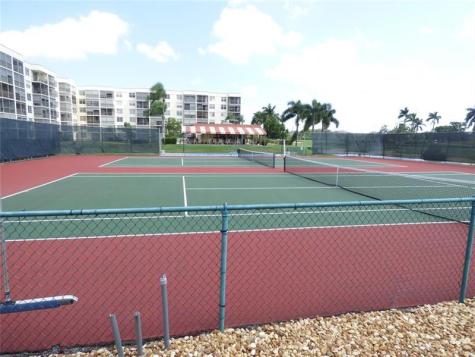 9720 S Hollybrook Lake Drive Pembroke Pines FL 33025