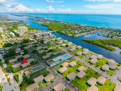480 Horizons W Boynton Beach FL 33435