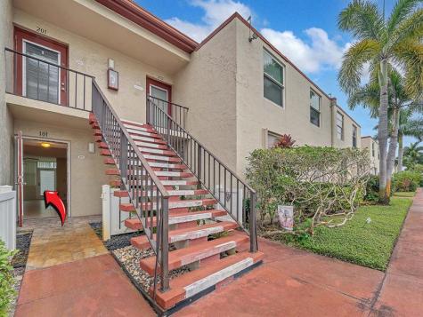 7 Willowbrook Lane Delray Beach FL 33446