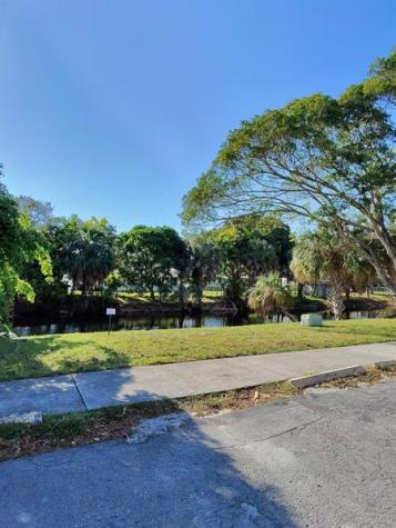 2201 NW 41st Avenue Lauderhill FL 33313