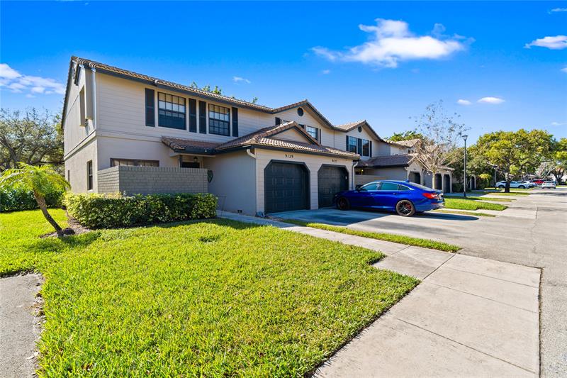 9129 N Vineyard Lake Drive Plantation FL 33324