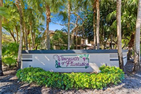 9129 N Vineyard Lake Drive Plantation FL 33324