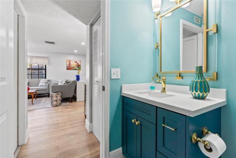 9129 N Vineyard Lake Drive Plantation FL 33324