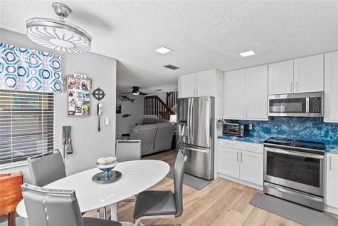 9129 N Vineyard Lake Drive Plantation FL 33324