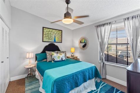 9129 N Vineyard Lake Drive Plantation FL 33324