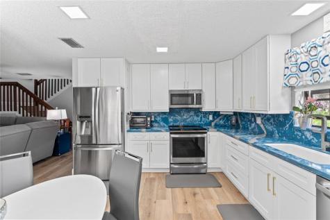 9129 N Vineyard Lake Drive Plantation FL 33324