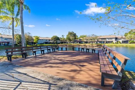 9129 N Vineyard Lake Drive Plantation FL 33324