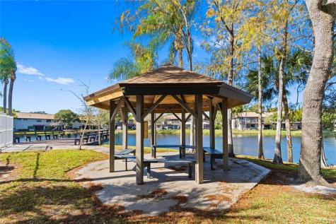9129 N Vineyard Lake Drive Plantation FL 33324