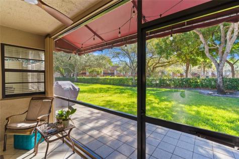 9129 N Vineyard Lake Drive Plantation FL 33324