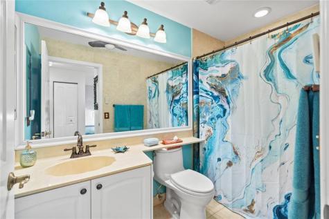 9129 N Vineyard Lake Drive Plantation FL 33324
