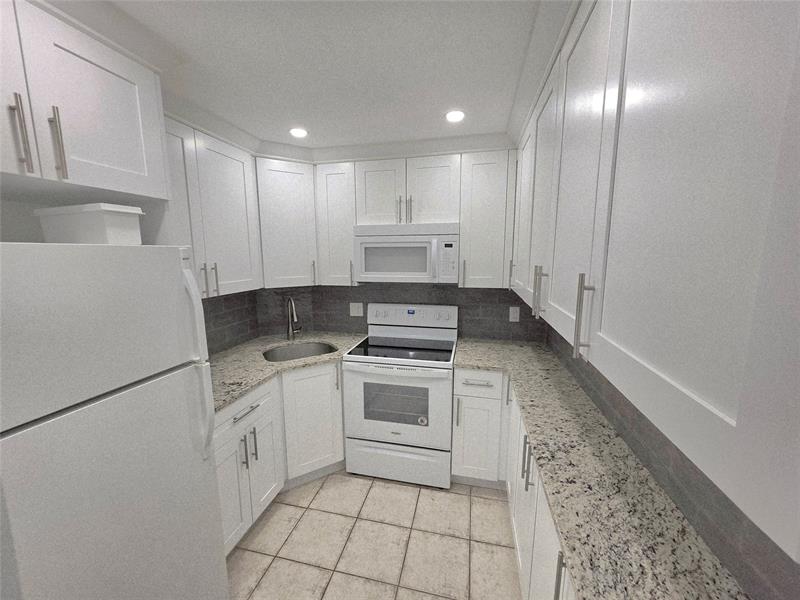 3200 NE 7th Court Pompano Beach FL 33062