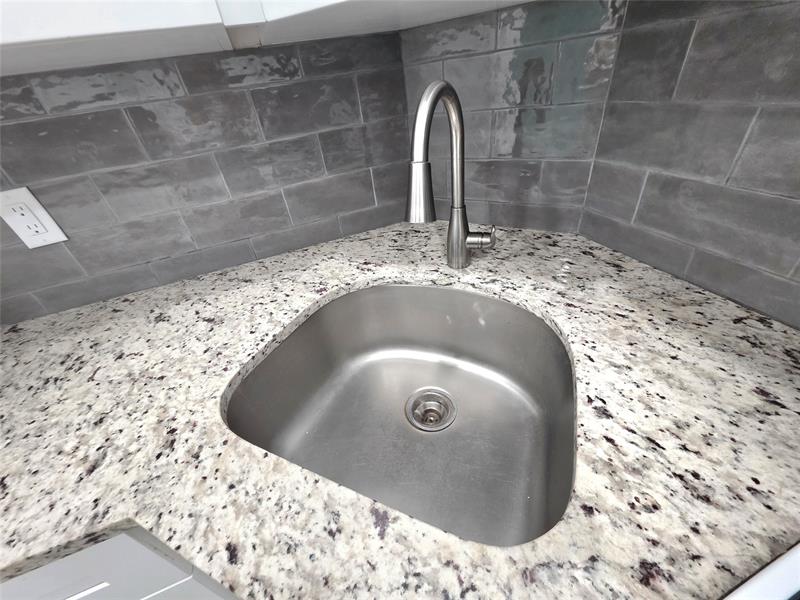 3200 NE 7th Court Pompano Beach FL 33062