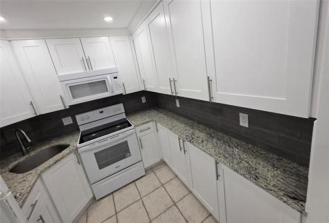 3200 NE 7th Court Pompano Beach FL 33062