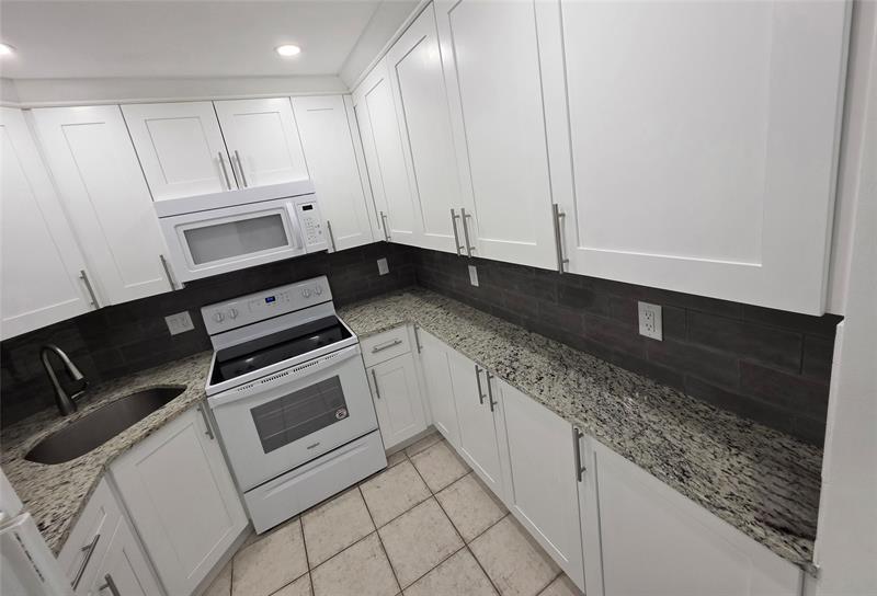 3200 NE 7th Court Pompano Beach FL 33062