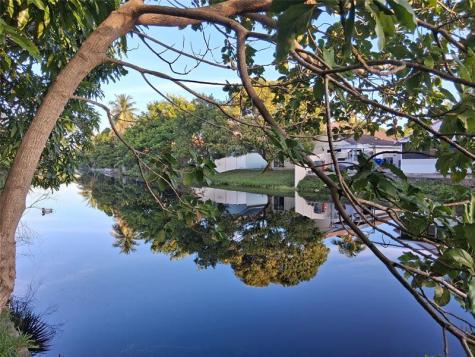 1349 Seaview North Lauderdale FL 33068