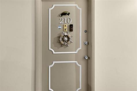 1560 Mckinley Street Hollywood FL 33020