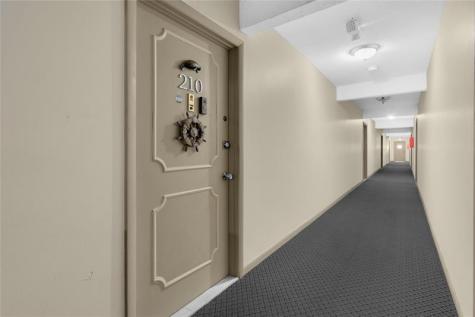 1560 Mckinley Street Hollywood FL 33020