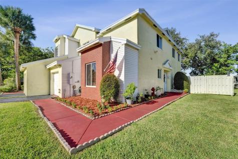 1081 SW 110th Lane Davie FL 33324