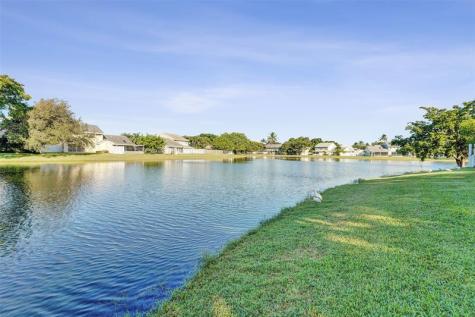 1081 SW 110th Lane Davie FL 33324