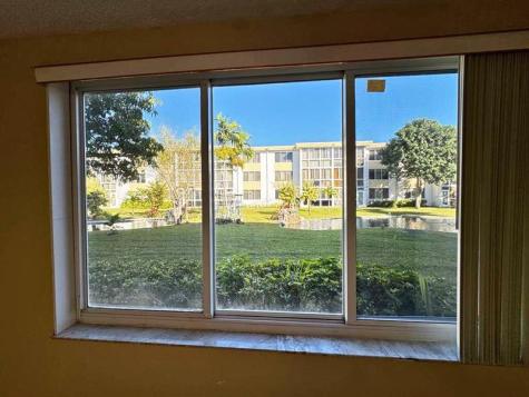 6005 Del Lago Circle Sunrise FL 33313