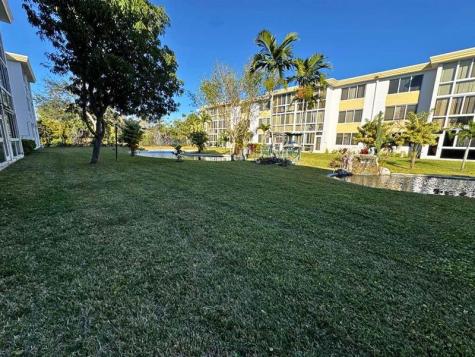 6005 Del Lago Circle Sunrise FL 33313