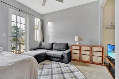 6927 Julia Gardens Drive Coconut Creek FL 33073