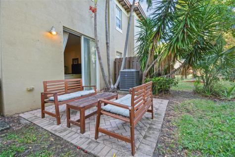 6927 Julia Gardens Drive Coconut Creek FL 33073