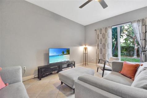 6927 Julia Gardens Drive Coconut Creek FL 33073