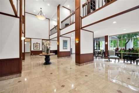 2851 NE 183 Aventura FL 33160
