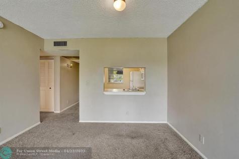 9440 Poinciana Place Davie FL 33324