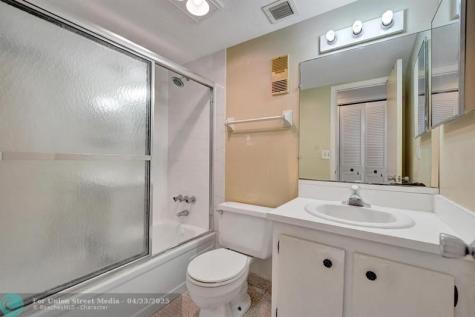 9440 Poinciana Place Davie FL 33324