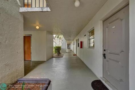 9440 Poinciana Place Davie FL 33324