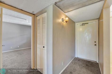 9440 Poinciana Place Davie FL 33324