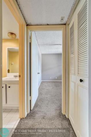 9440 Poinciana Place Davie FL 33324