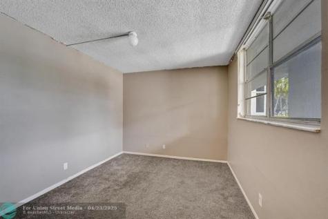 9440 Poinciana Place Davie FL 33324